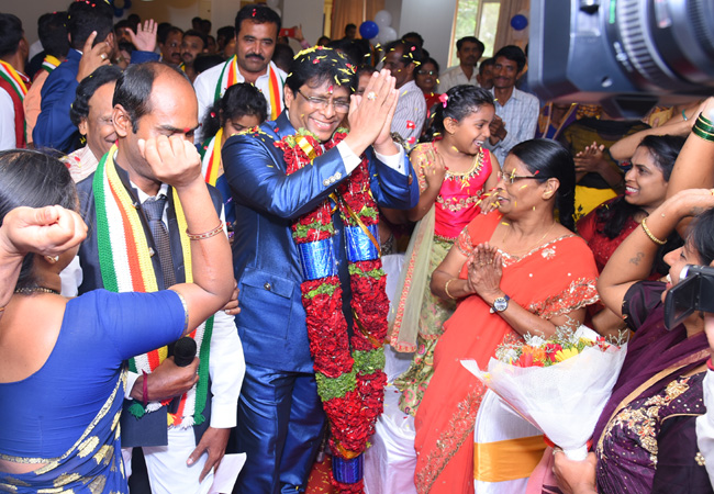 Bro Andrew Richard wonderfully celebrates his 57th Birthday amidst a large number of devotees and social organisations here on Tuesday 16th, 2018 in Bangalore with the myriad of wishes.